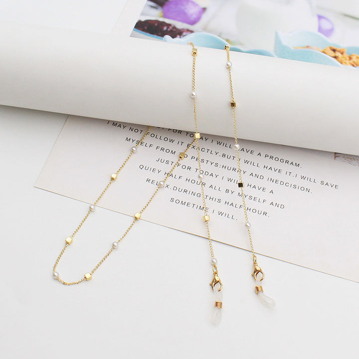 Elegant Pearl Chain Eyewear Holder Bowlift