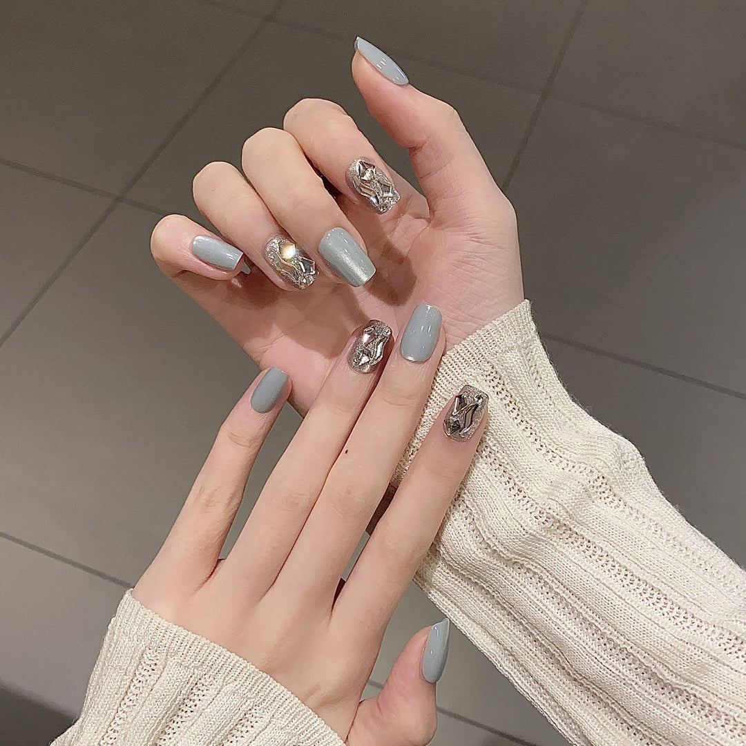 Elegant Long Press-On Nails Set with Artistic Tips Bowlift
