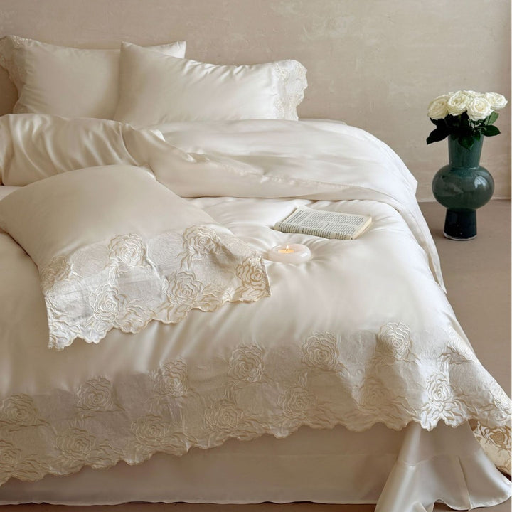 Cotton satin bed set with fine rose lace trim