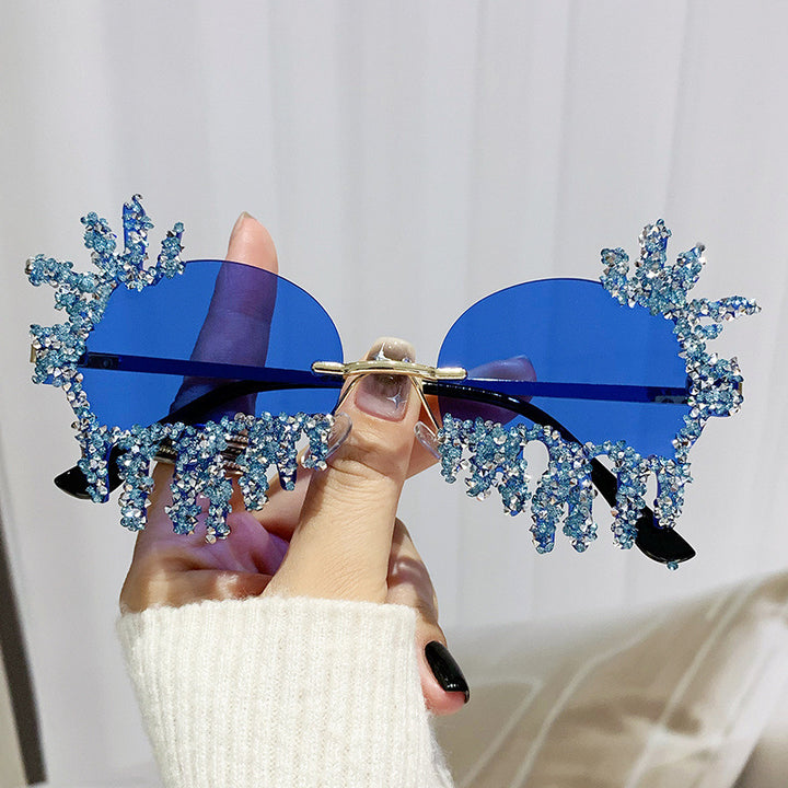 Women Extravagant Sunglasses with Sparkling Rhinestone Decorations Bowlift