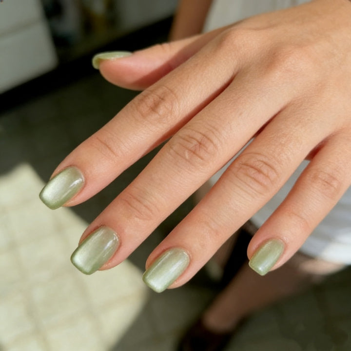 Glossy Elegant Press-On Nail Set Bowlift
