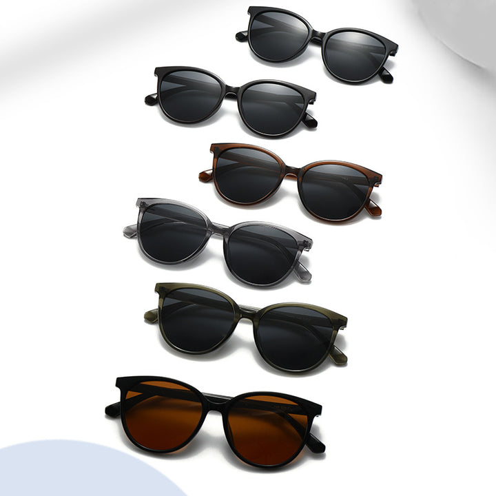 Women Cat-Eye Sunglasses with trendy leopard pattern and sturdy frame Bowlift