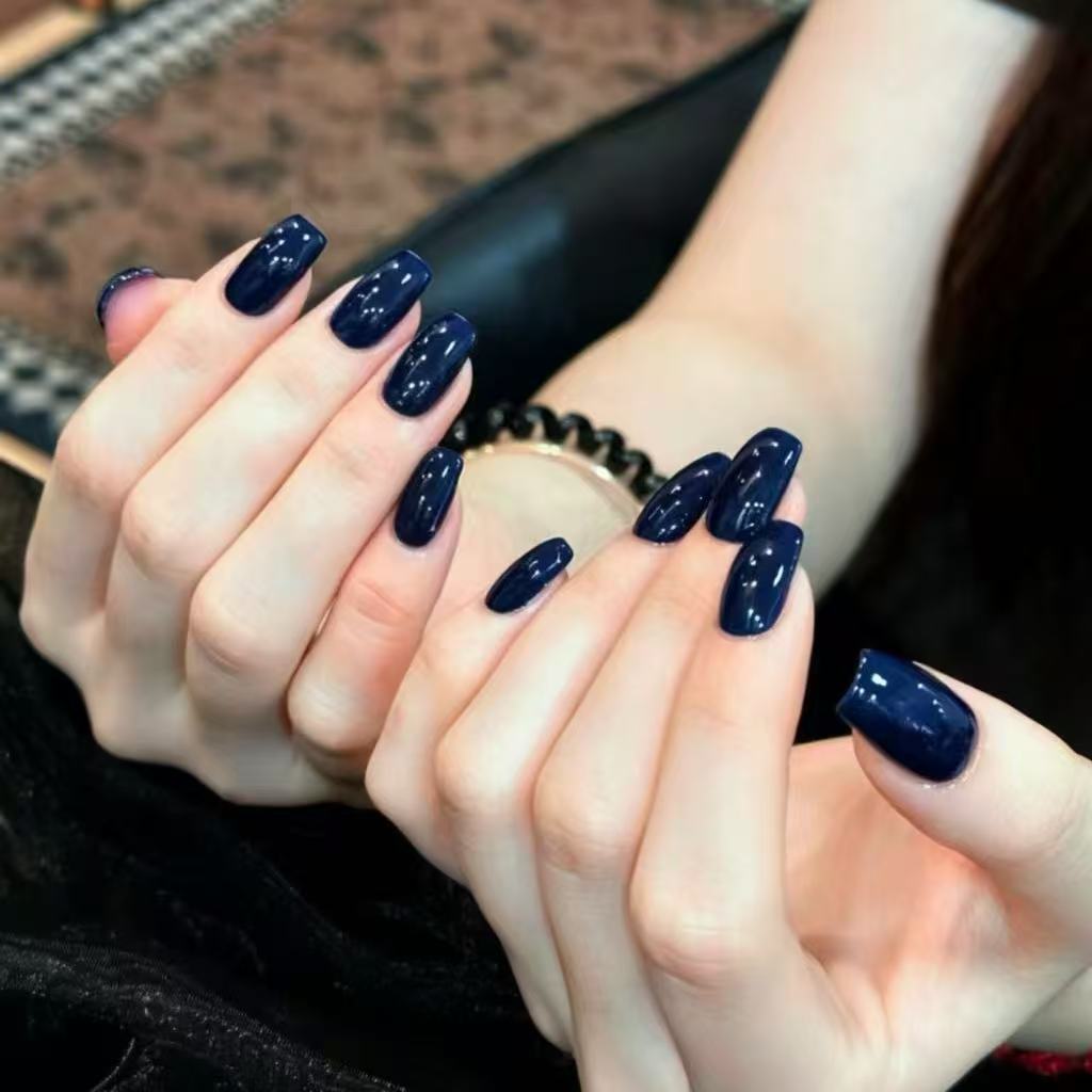 Stylish Glossy Long Press-On Nail Set Bowlift