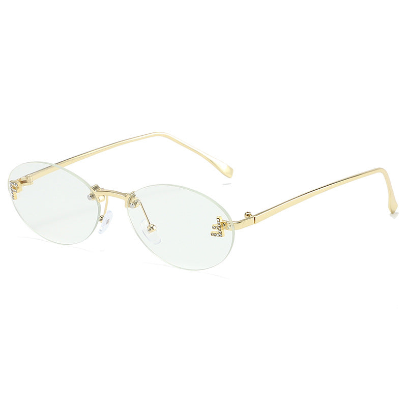 Elegant Vintage-Inspired Oval Sunglasses