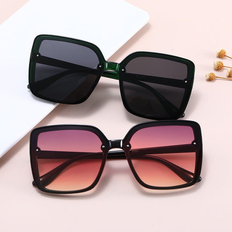 Women's Oversized Square Sunglasses with Contrasting Frame Bowlift