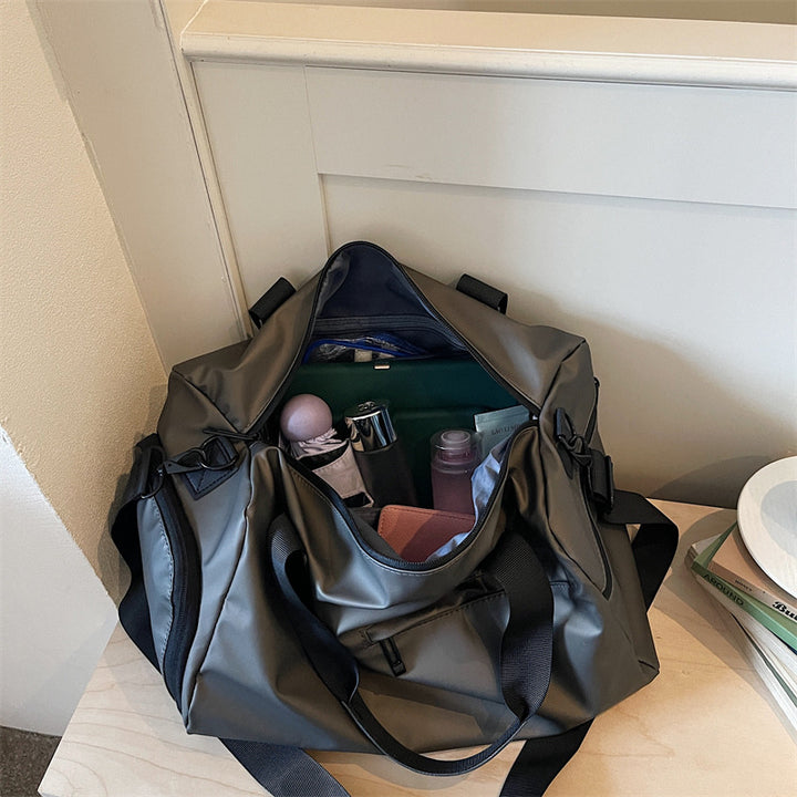 Sporty Duffel Bag with Additional Compartments Bowlift