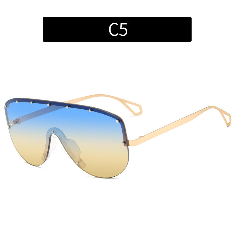 Oversized Shield Sunglasses Modern Look