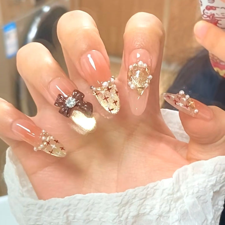 Glamorous Nail Art Bowlift
