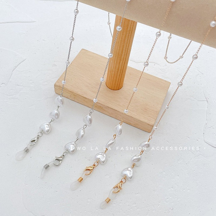 Elegant Pearl Eyewear Retainer Chain Bowlift