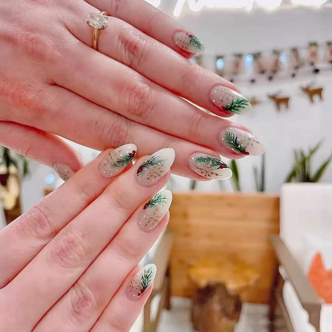 Artificial nail set with winter fir tree application Bowlift