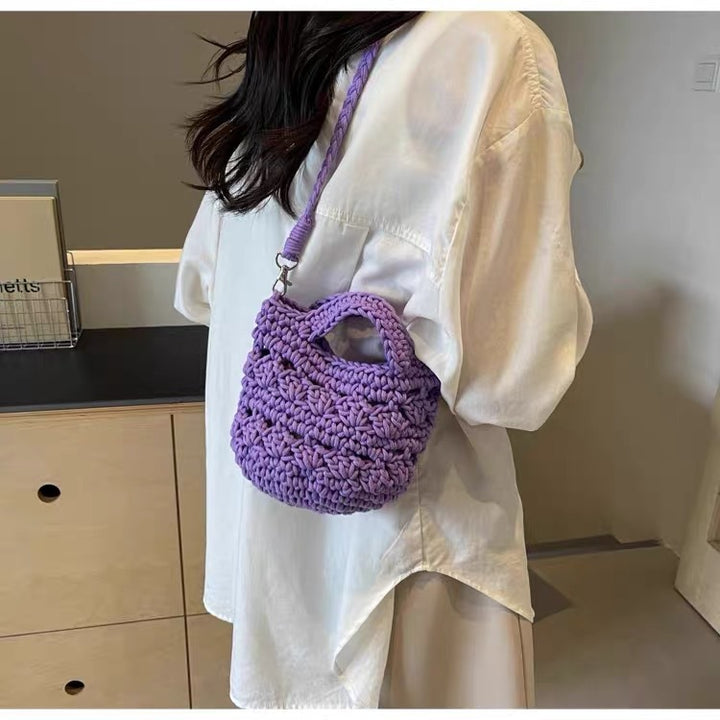 Hand-knotted bag with braided structure Bowlift