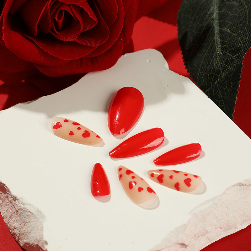Artificial nails with heart design Bowlift