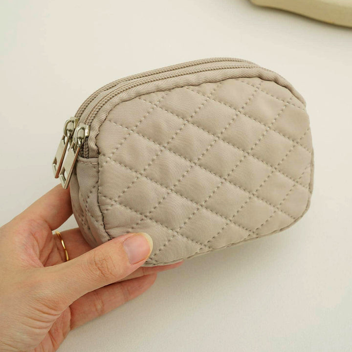 Practical and Stylish Cosmetic Bag Bowlift