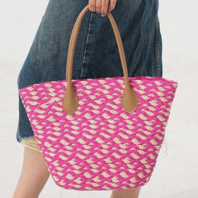 Bast tote bag with stylish zigzag pattern and leather handles Bowlift
