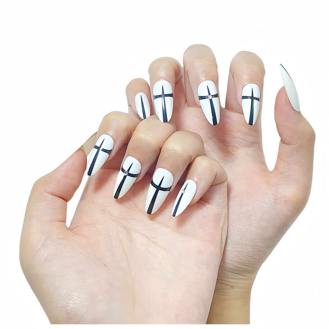 Spring-like nail art with flower appliqués Bowlift