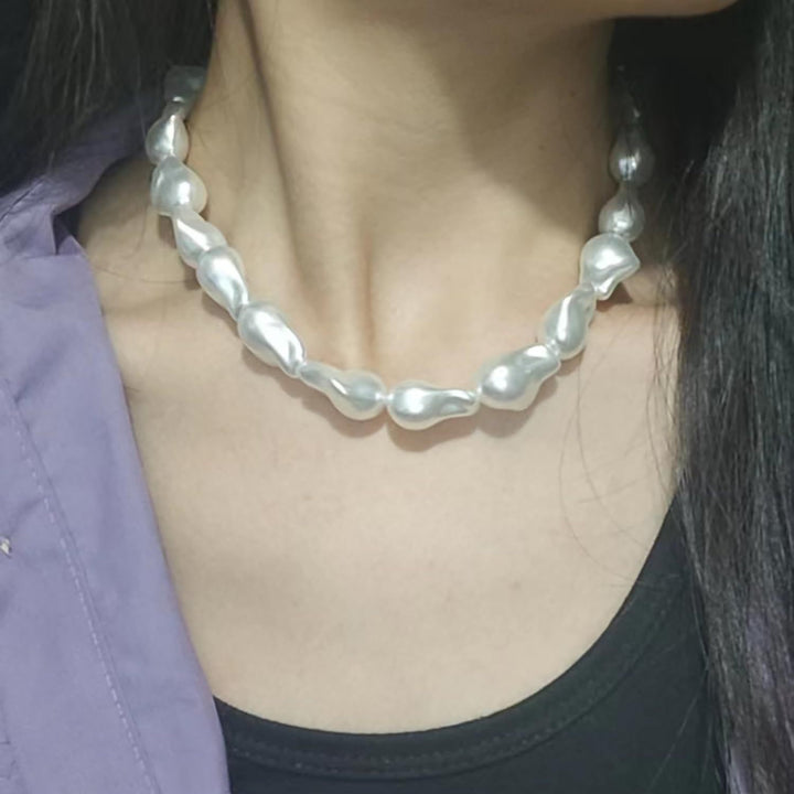 Pearl Necklace with Irregular Design Bowlift