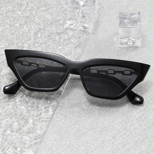 Women Trendy Sunglasses with Exclusive Chain Details Bowlift