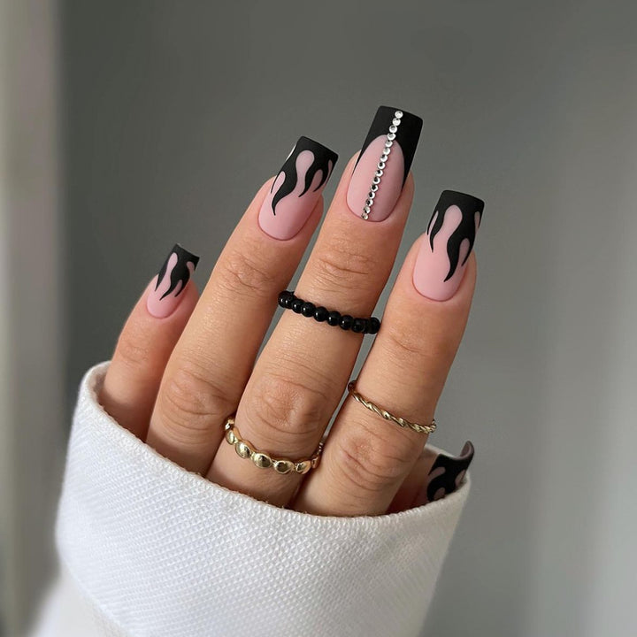 Elegant Heart-Designed Press-On Nail Tips Bowlift