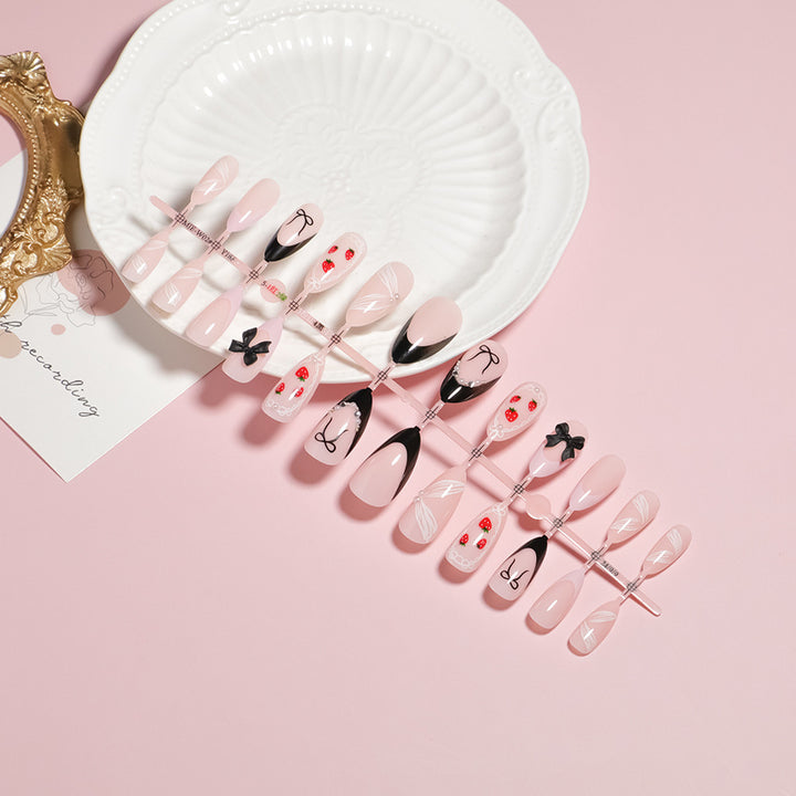 Elegant Floral Accent Press-On Nail Set Bowlift