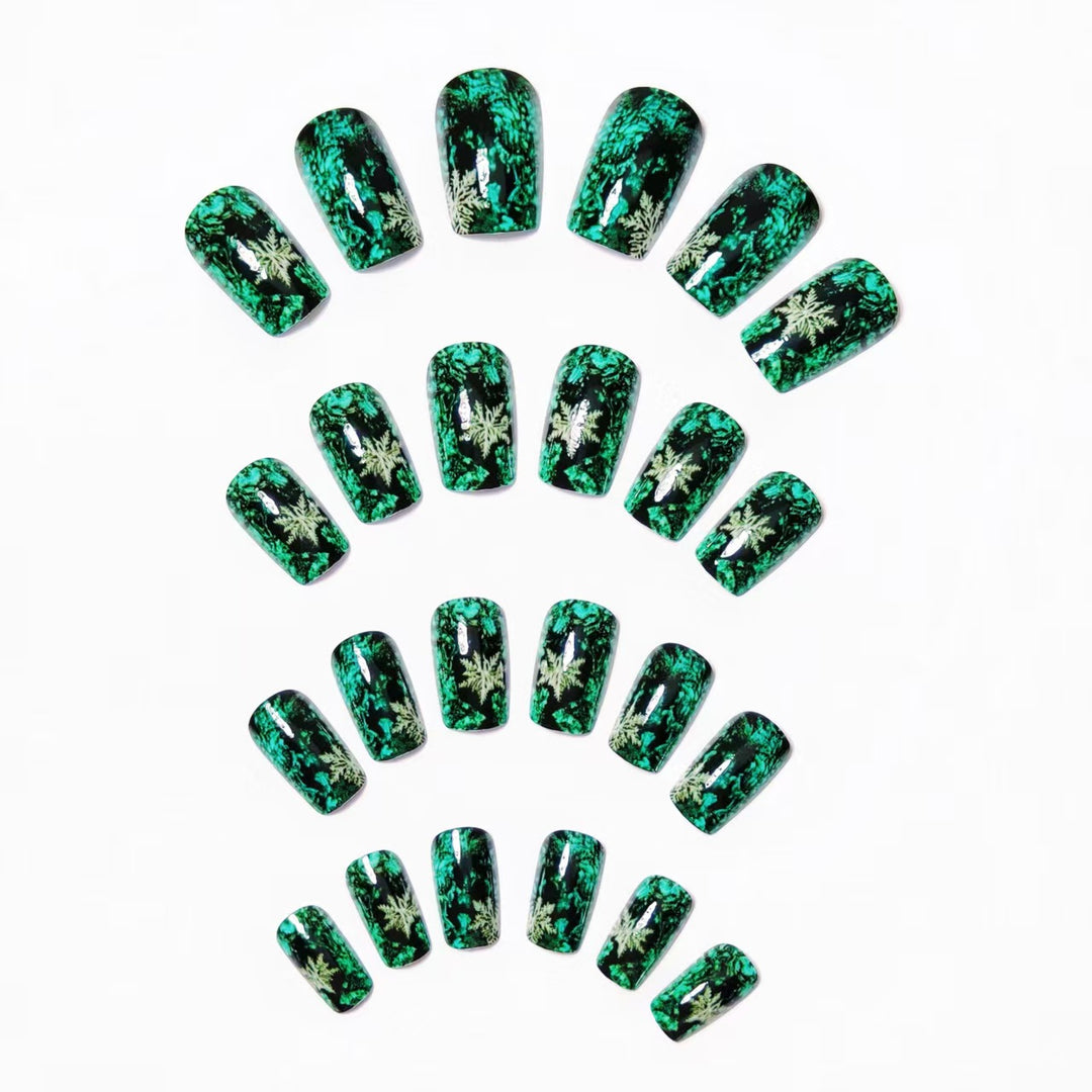 Creative artificial nails with a winter snowflake design Bowlift