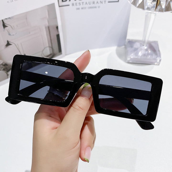 Ladies trendy square sunglasses with polarized lenses Bowlift