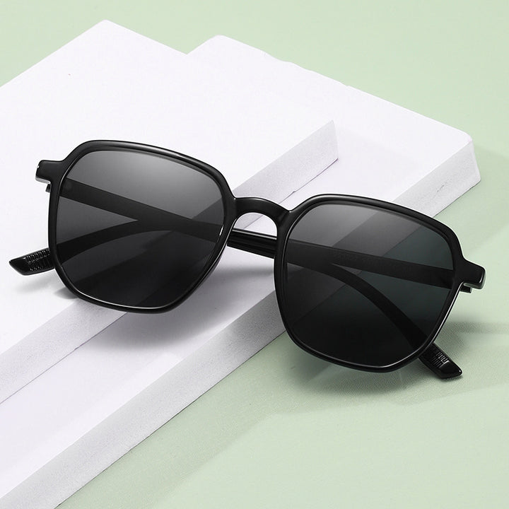 Women's Square Sunglasses with Modern Frame Bowlift