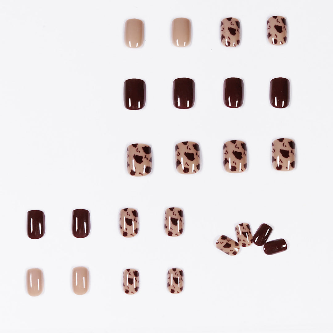 Exclusive nail art with animal pattern and shine Bowlift