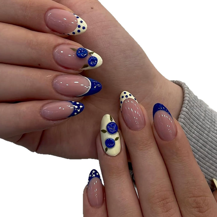 Artificial Nails with Artistic Accents Bowlift