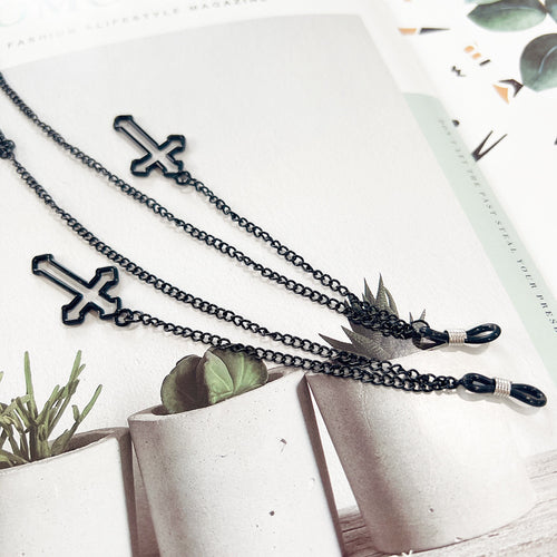 Cross-Design Eyewear Chain Bowlift