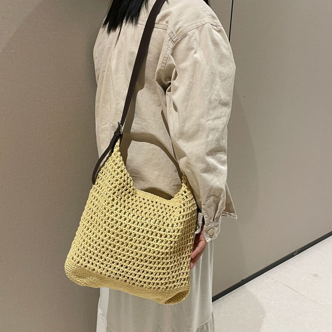 Hand-knotted strap bag Bowlift