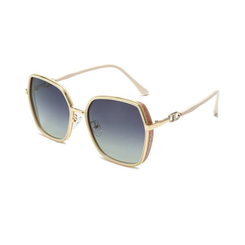 Oversized Retro-Inspired Geometric Sunglasses