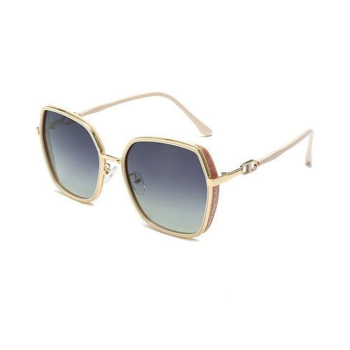 Oversized Retro-Inspired Geometric Sunglasses