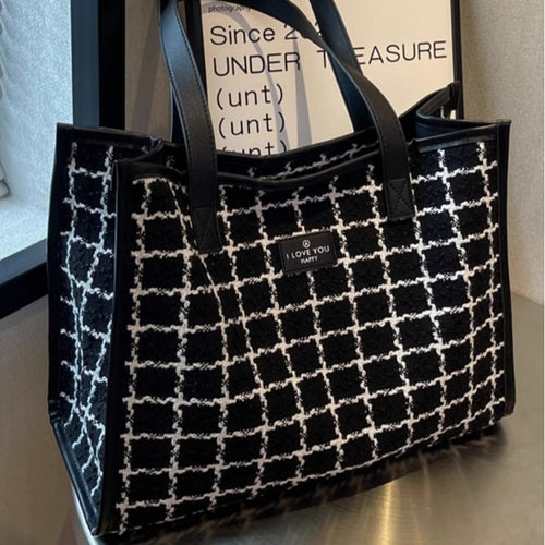 Elegant Textured Tote Bag Bowlift