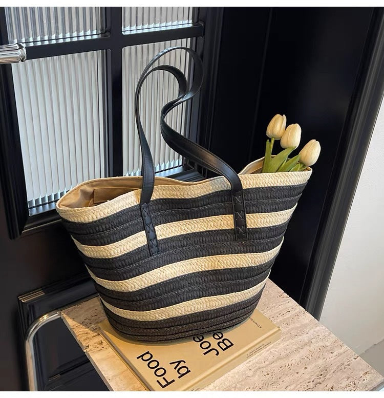 Beach bag with sturdy leather handles Bowlift