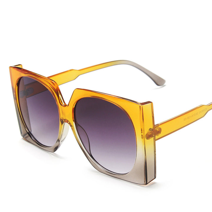 Women's Oversized Sunglasses in Elegant Frame Bowlift