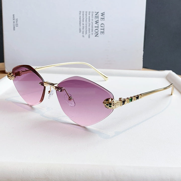 Women's Cat-Eye Sunglasses with Luxurious Jewelry Frame Bowlift