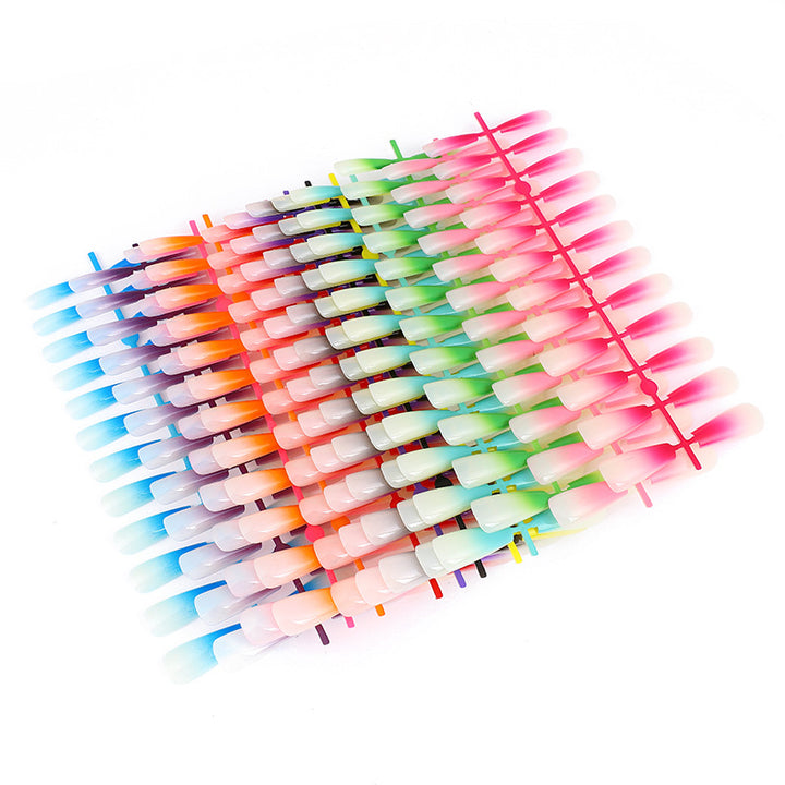 Artificial nails in elegant ombre design Bowlift