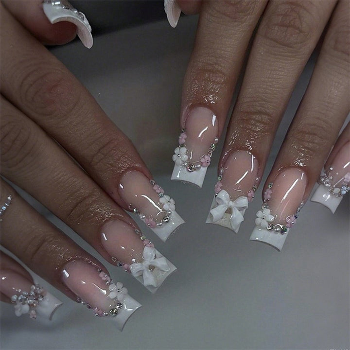 Shiny and creative nail art Bowlift