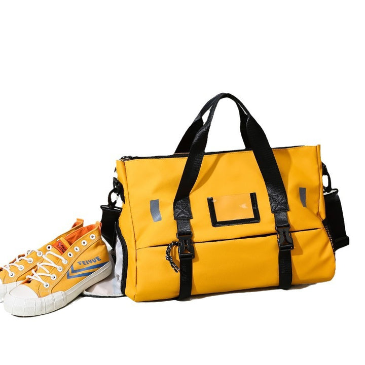 Sporty travel bag with innovative carrying system and durable material Bowlift
