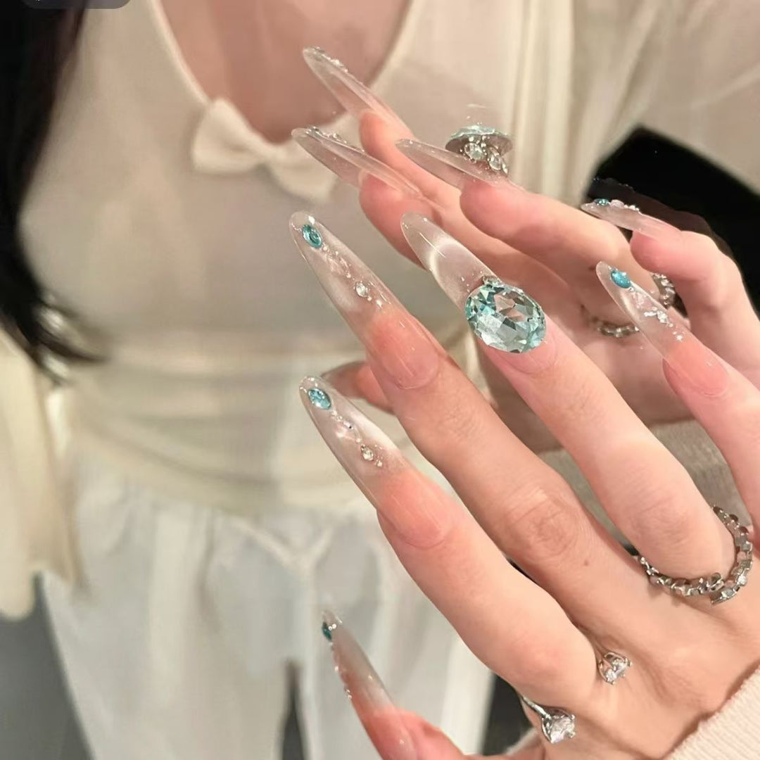 Glamorous Crystal Press-On Nail Set Bowlift