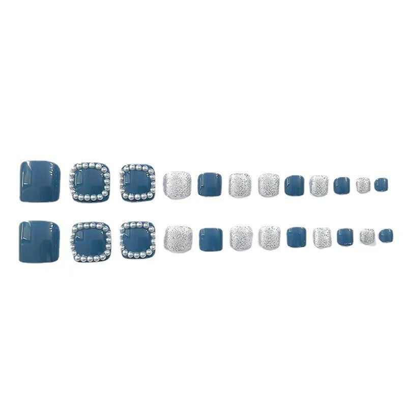 Artful toenails with elegant accents Bowlift
