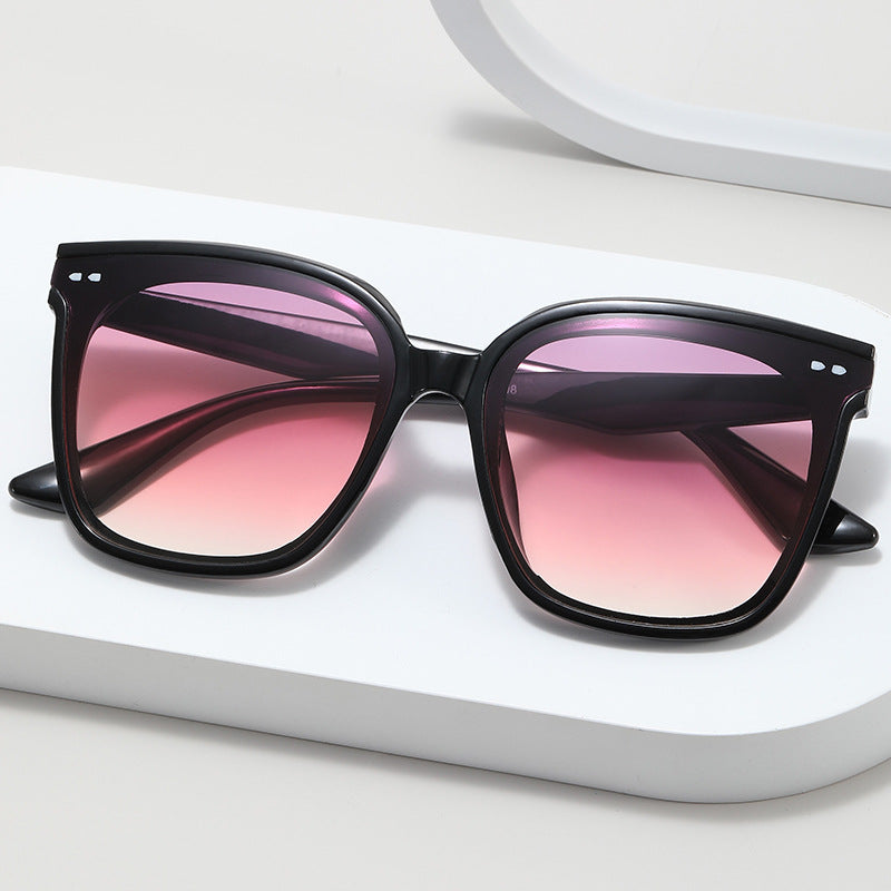 Women oversized design sunglasses with animal print Bowlift