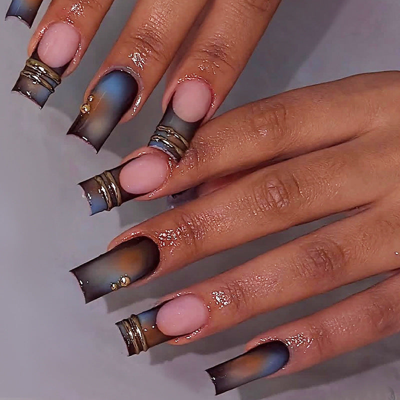 Artificial nail set with elegant gradient and decorative accents Bowlift