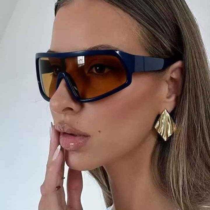 Women's sporty goggles in modern design with ergonomic frame Bowlift