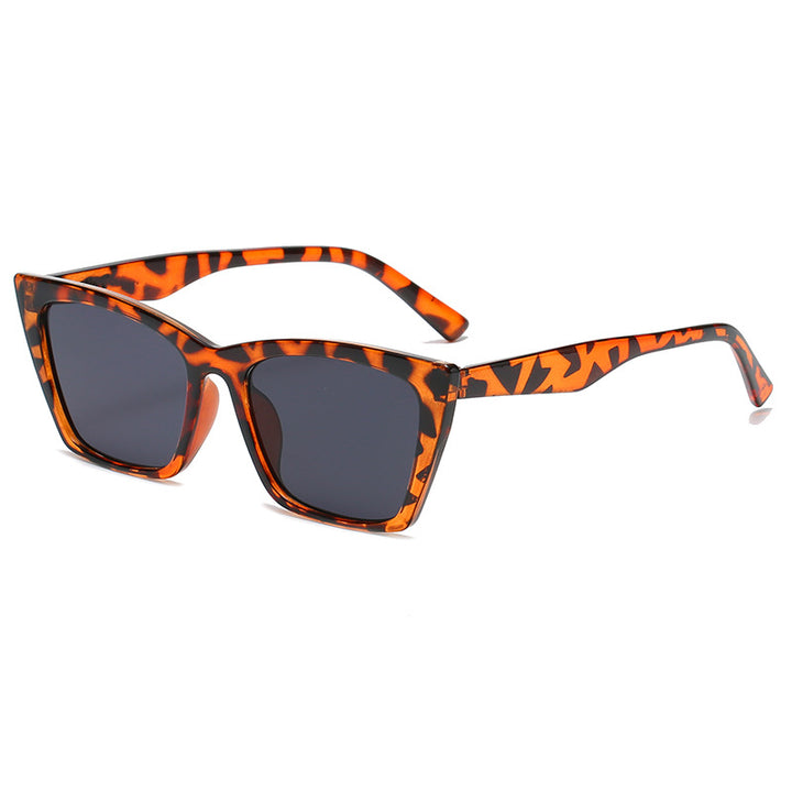 Women oversized sunglasses in modern animal print Bowlift
