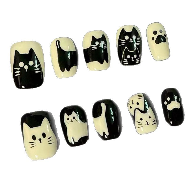Playful Cat-Themed Press-On Nail Art Bowlift