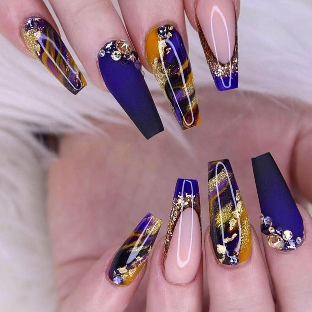 Artistic nail decorations with 3D designs Bowlift