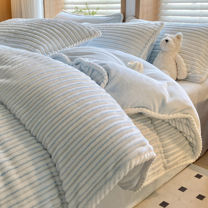 Luxurious Ribbed Plush Blanket