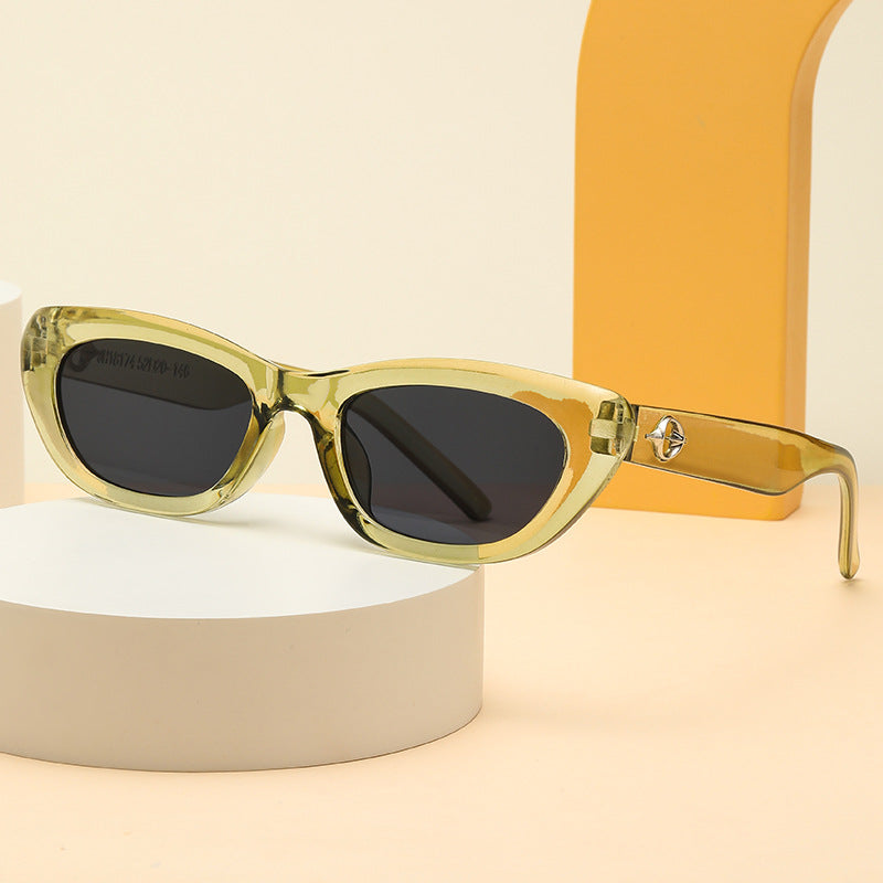 Women's Cat-Eye Sunglasses with Elegant Transparent Frame and UV Protection Bowlift