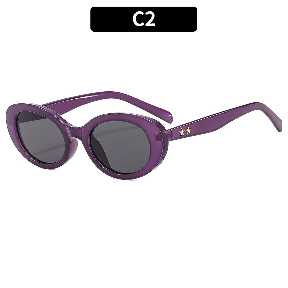 Retro-Inspired Elegant Sunglasses